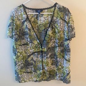 Reitmans Plus lightweight green and black floral shirt